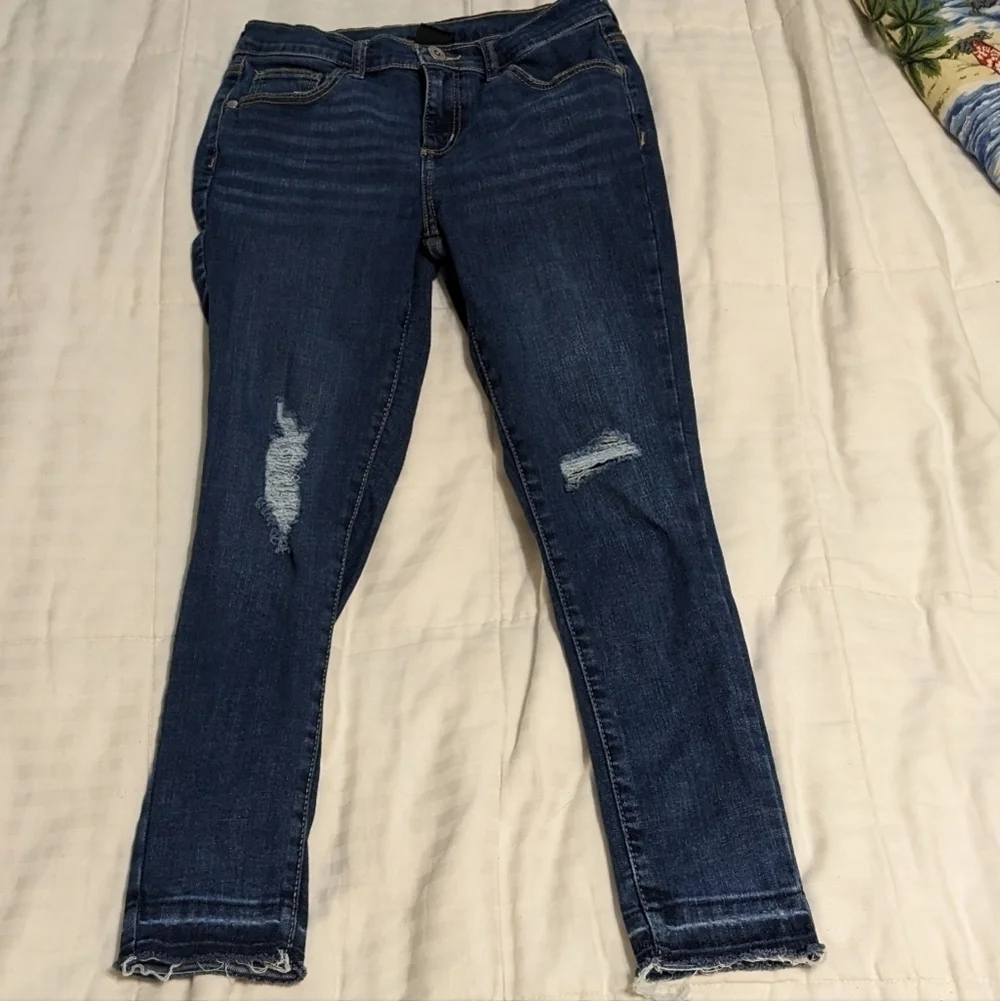 Art Class distressed skinny jeans with a rough h size 12 - Picture 1 of 9